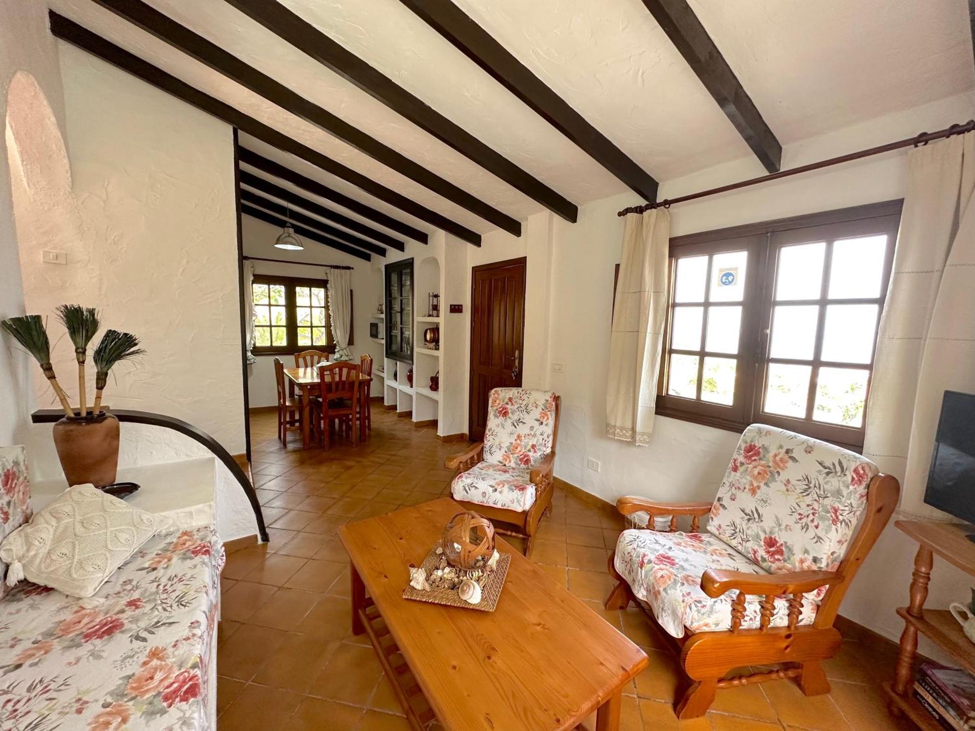 La Casita De Malnombre * Frontera
